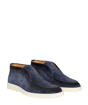 Ankle-length suede loafers