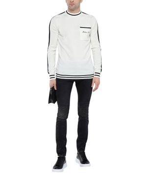 Round neck sweater with long sleeves