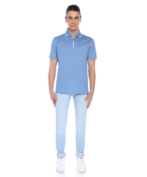 Short sleeve polo with zip fastening