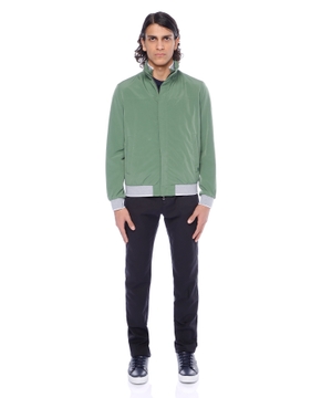 Long sleeve jacket with zip fastening