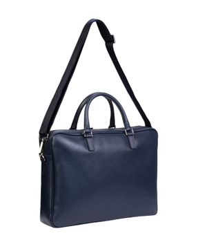 Bag with logo detail
