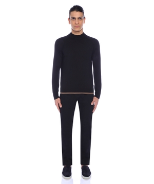 Round neck jumper with long sleeves