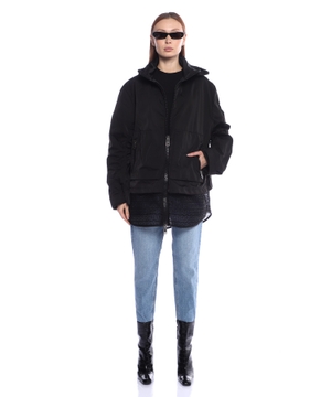 Long-sleeve jacket with zip fastening