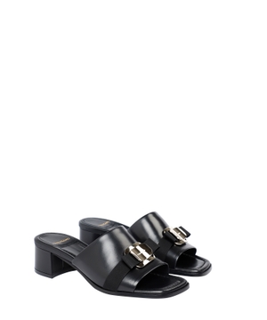 New Vara leather sandals