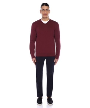 V-neck jumper with long sleeves