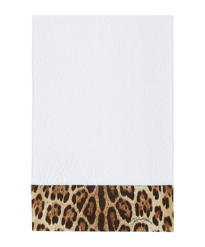 Set of leopard print towels