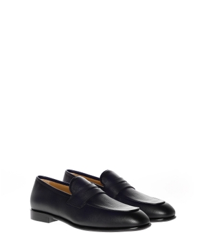 Loafer with square toe