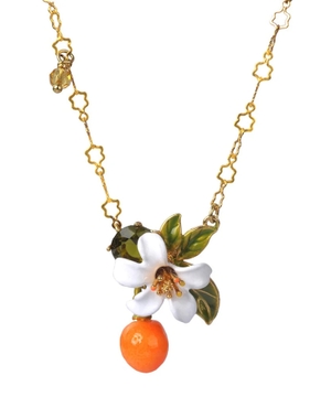 Flower detail necklace