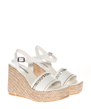 Logo detailed wedge sandals