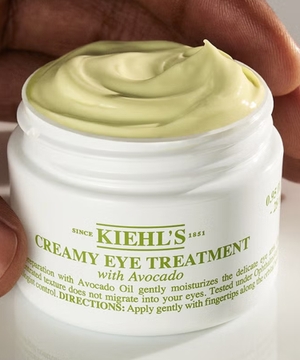Creamy eye treatment with avocado