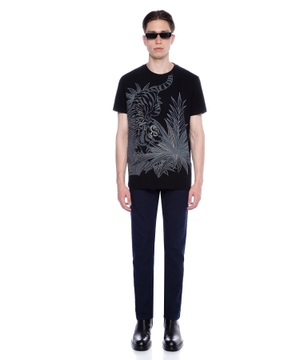 Dairəvi yaxa ilə qısaqol T-shirt