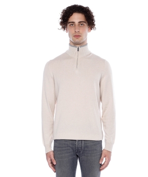 Long sleeve sweater with zipped collar