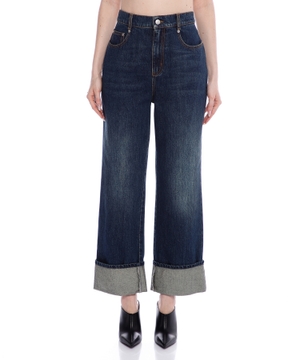 Wide-leg jeans with turned-up hem