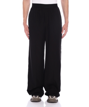 Pants with elastaicated waist