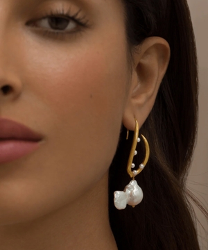 Mini Twist Pearl earrings