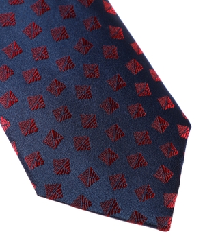 Patterned silk tie