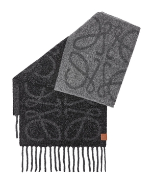 Anagram scarf