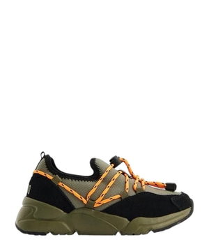 Sneakers with logo