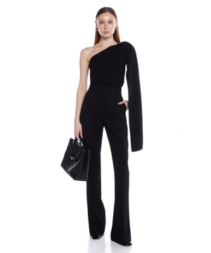 Open-shoulder top
