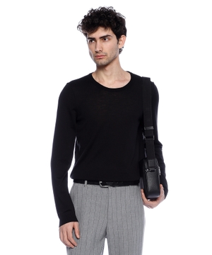 Slim-fit sweater in merino wool with crew neckline