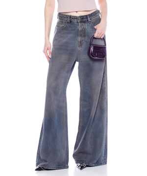 Wide-leg jeans