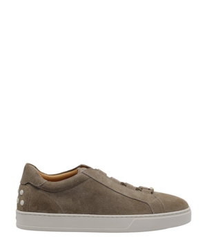 Sneakers in suede