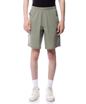 Athletic shorts with zip pockets