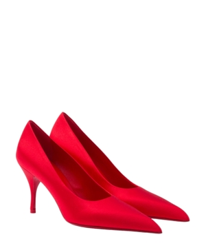Satin pumps