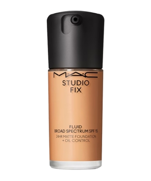 Studio Fix Fluid SPF 15 24HR Matte Foundation + Oil Control - NC40