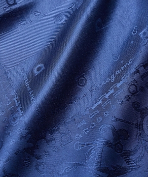 Silk jacquard scarf with palazzo motif