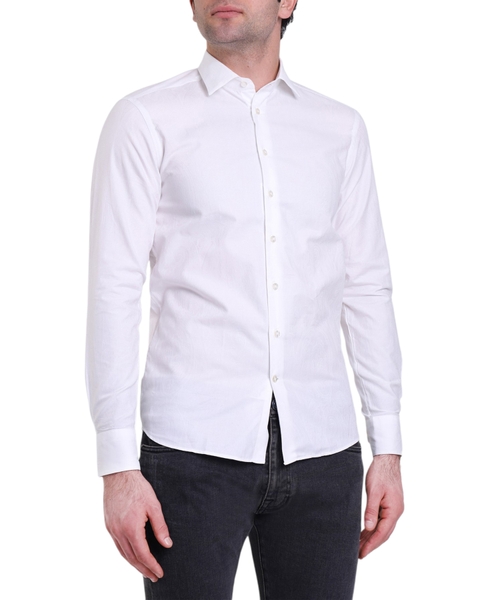Белая рубашка с классическим воротником