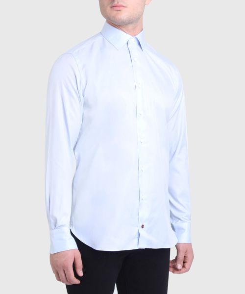 Голубая рубашка классического кроя