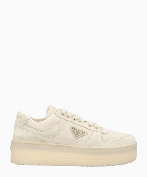 Sneakers with logo