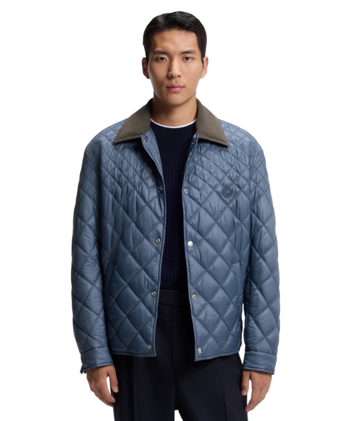 Water-repellent jacket with mixed quilting