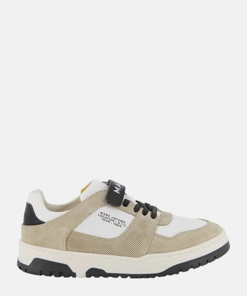 Sneakers with logo