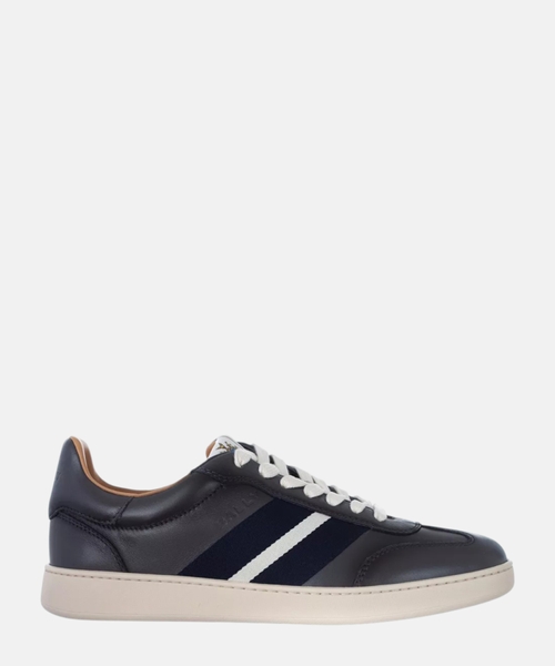 Retro Crest sneakers