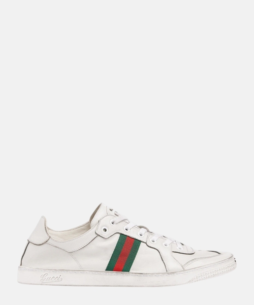 Stretch low-top sneaker