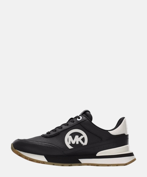 Nova sneakers