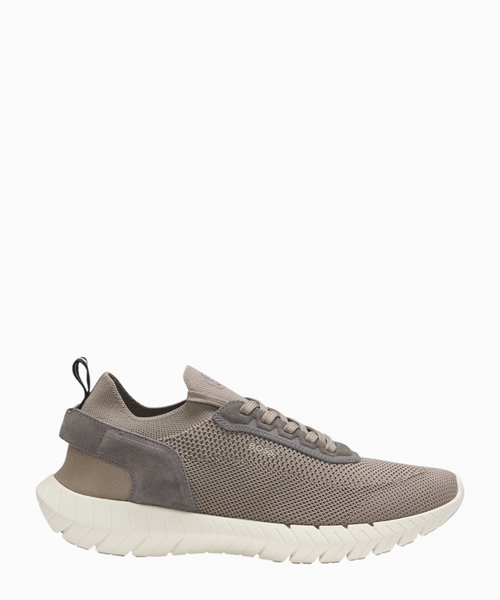 Boss-Motion trainers