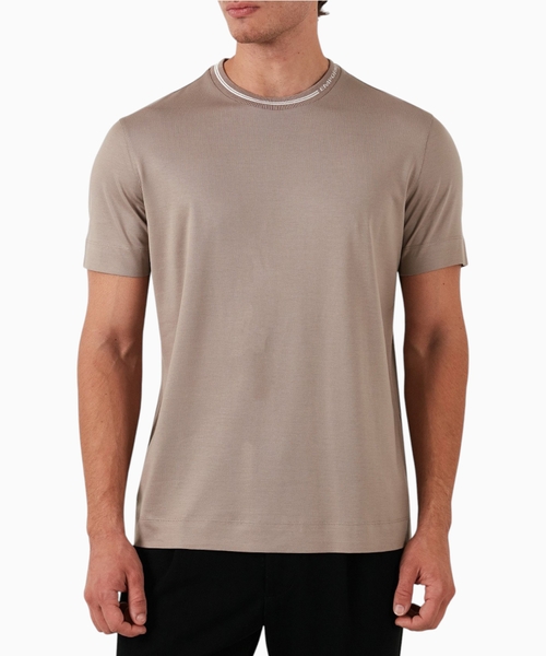 Düz biçimli T-shirt