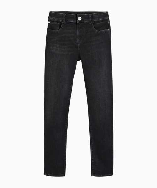 Slim-fit jeans