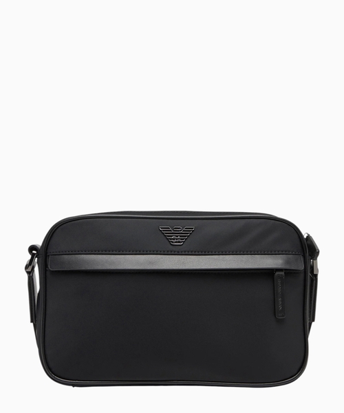 Shoulder bag in recycled nylon with an outer zip pocket
