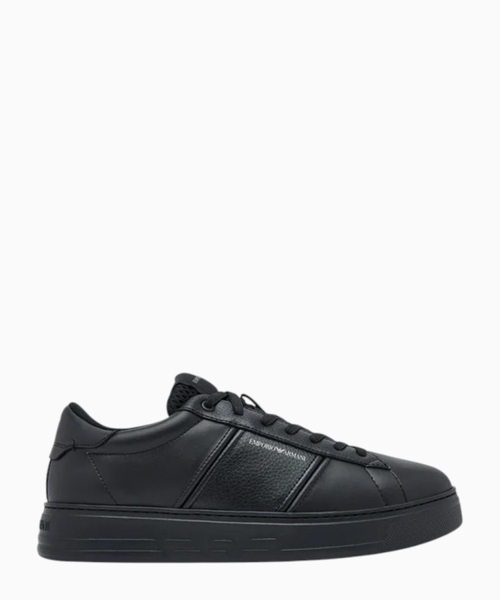 Logo sneakers