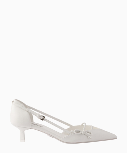 Leather pumps