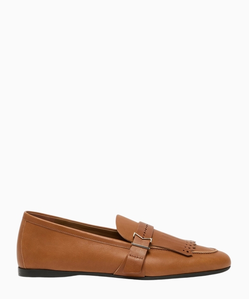 Leather loafers with fringe