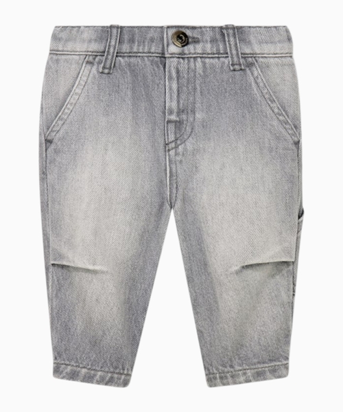 Jeans with embroidered back pockets