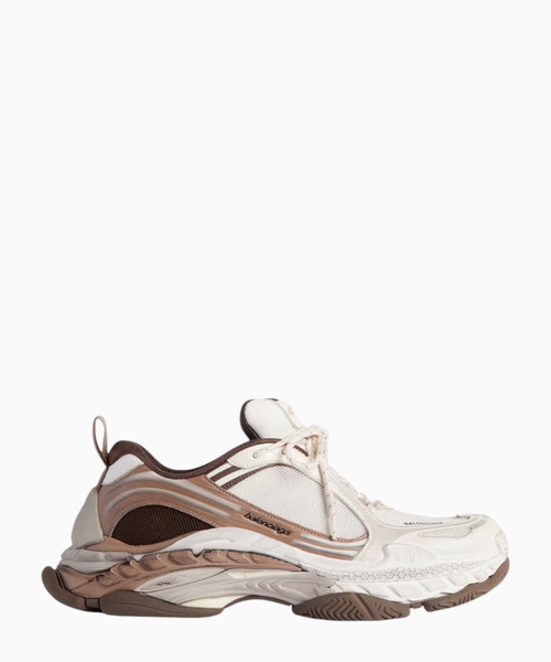 Logo sneakers