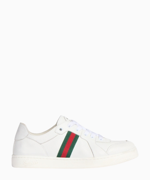 Stretch low top sneaker