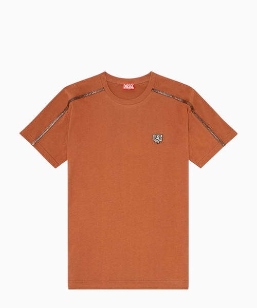 T-shirt with logo patch