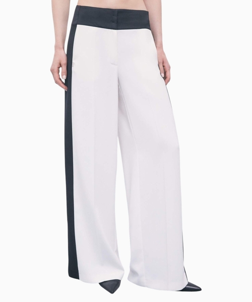 Loose-fitting pants